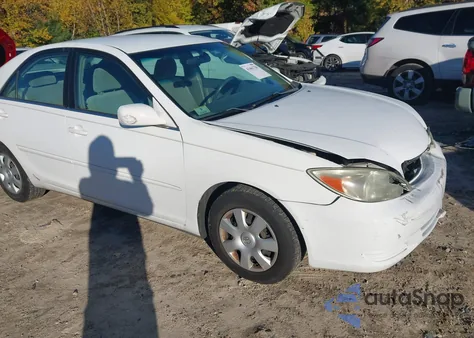 2004 Toyota Camry Le z USA, uszkodzony, nr VIN 4T1BE32KX4U357948